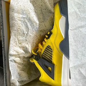 Retro Jordan 4s lightning